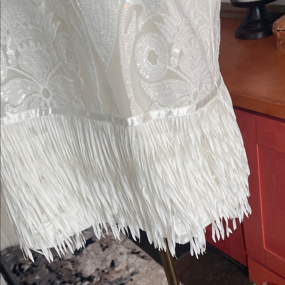 Melanie Lyne Holiday Elegant White Sleeveless Top Fringe Size 8 Party Sequin - Picture 8 of 13
